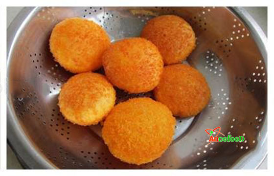Lạ miệng với món bánh bột cà rốt chiên phồng 