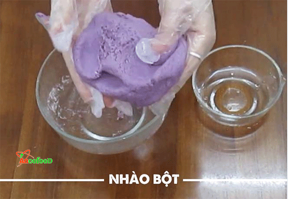 Đãi cả nhà món bánh trôi bột khoai lang tím mới lạ