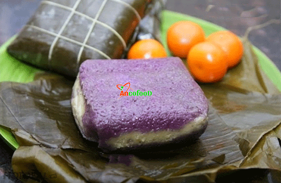 Lạ mắt với bánh chưng màu tím từ bột lá cẩm tím cho ngày Tết thêm hấp dẫn
